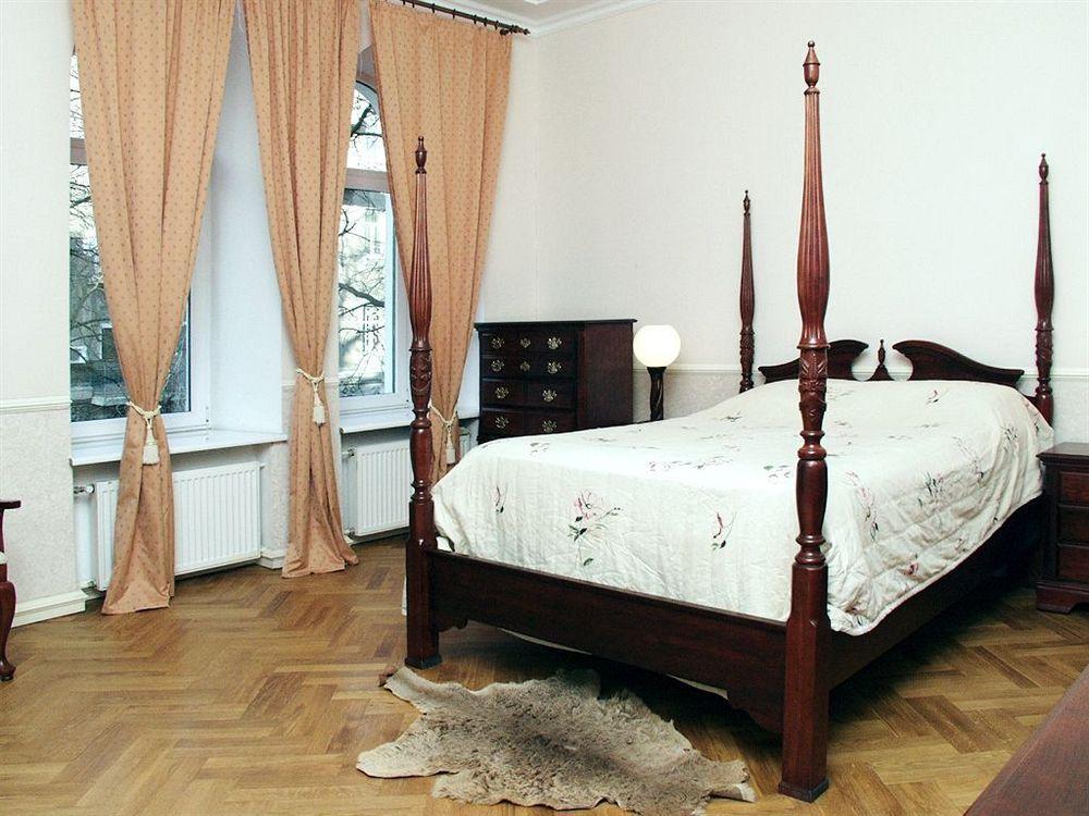 Pecherskie Lipki Hotel Kiev Bagian luar foto