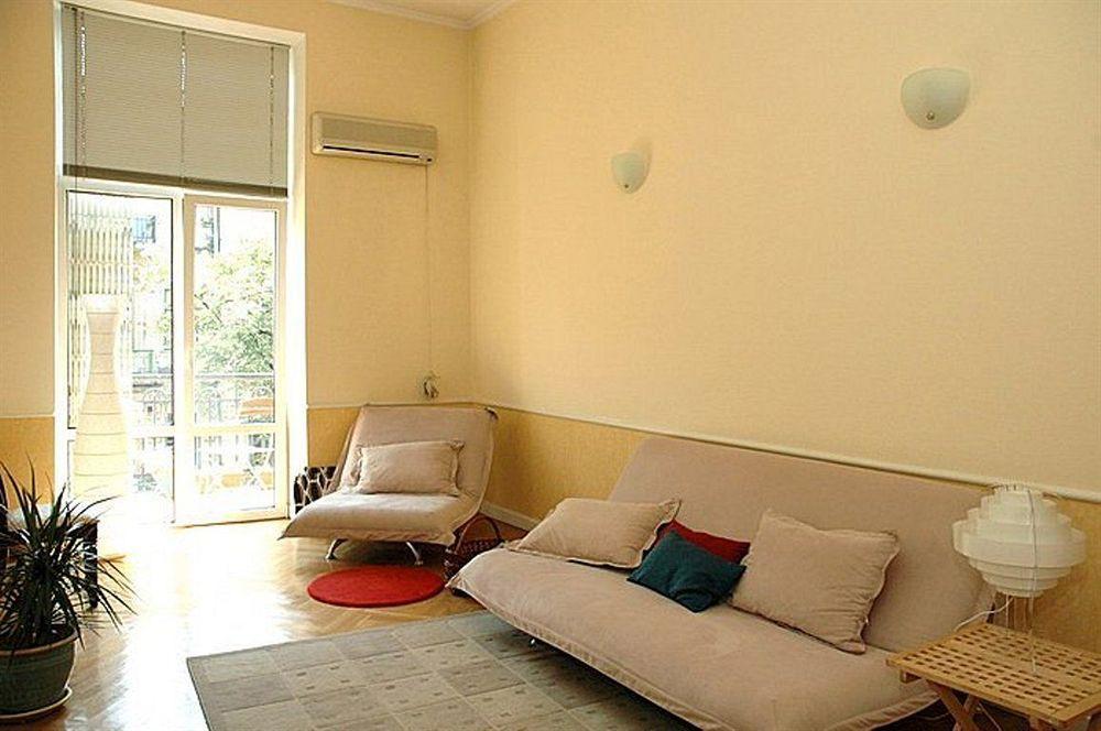 Pecherskie Lipki Hotel Kiev Bagian luar foto