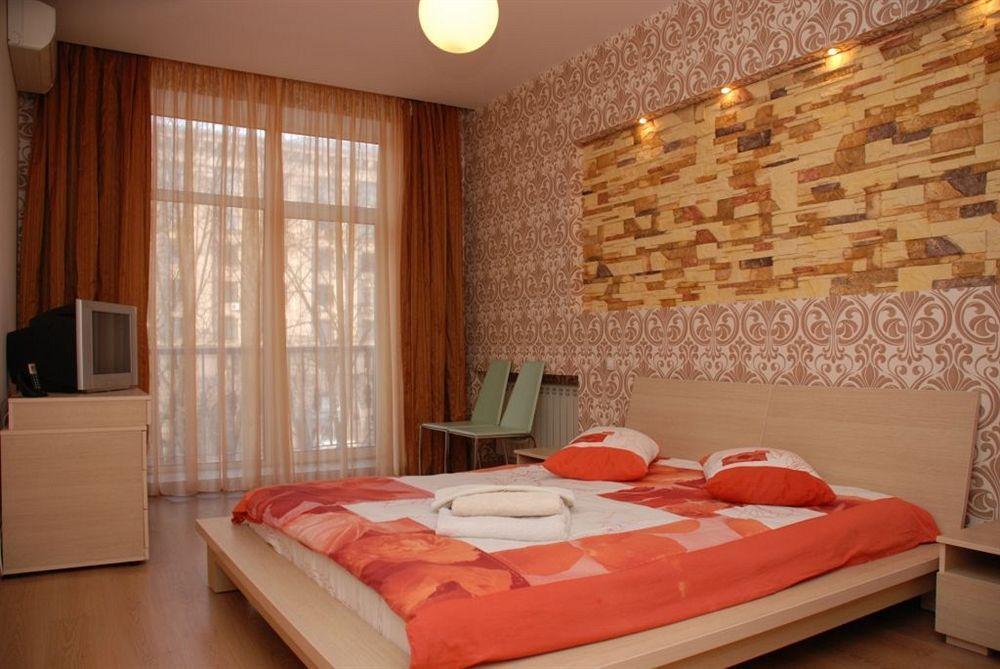 Pecherskie Lipki Hotel Kiev Bagian luar foto