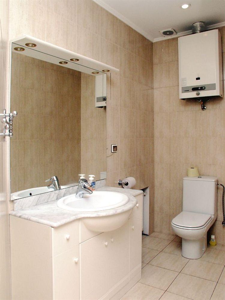 Pecherskie Lipki Hotel Kiev Bagian luar foto