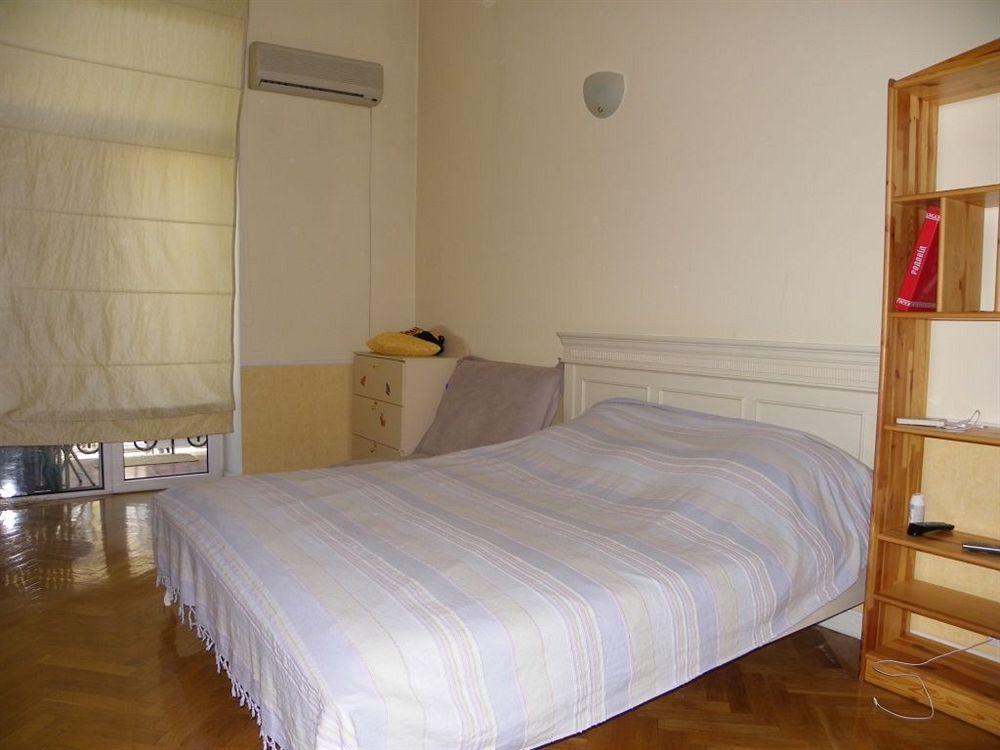 Pecherskie Lipki Hotel Kiev Bagian luar foto